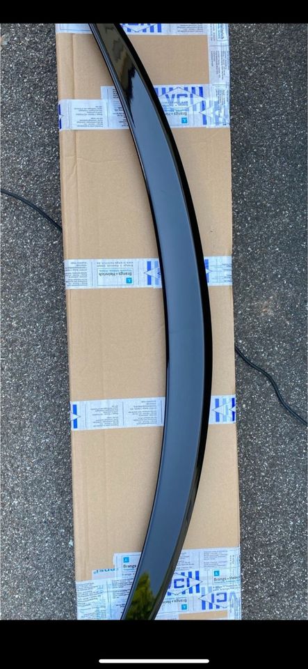 W205 c klasse c43/c400/c63 Amg Spoiler Schwarz Glanz in Neu Ulm