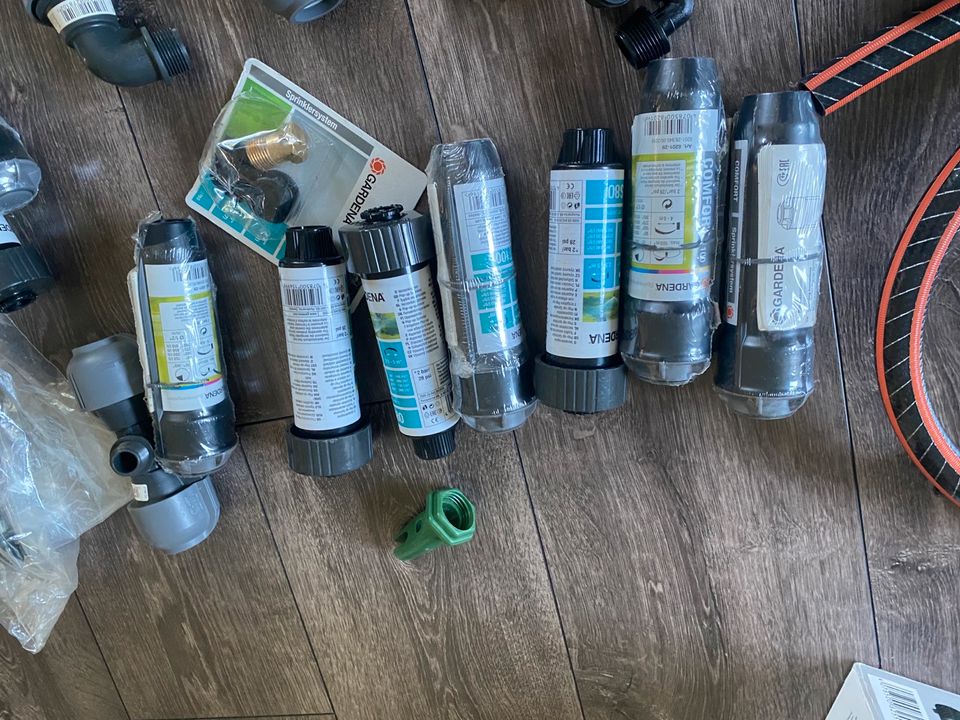 Konvolut GARDENA Neu Pipeline Gartenbewässerung Set Sprinkler in Bienenbüttel