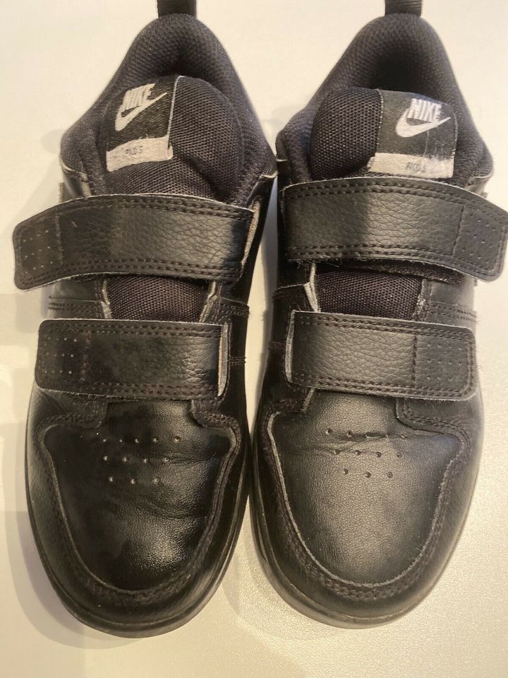 Nike Schuhe Gr 34 in Gescher