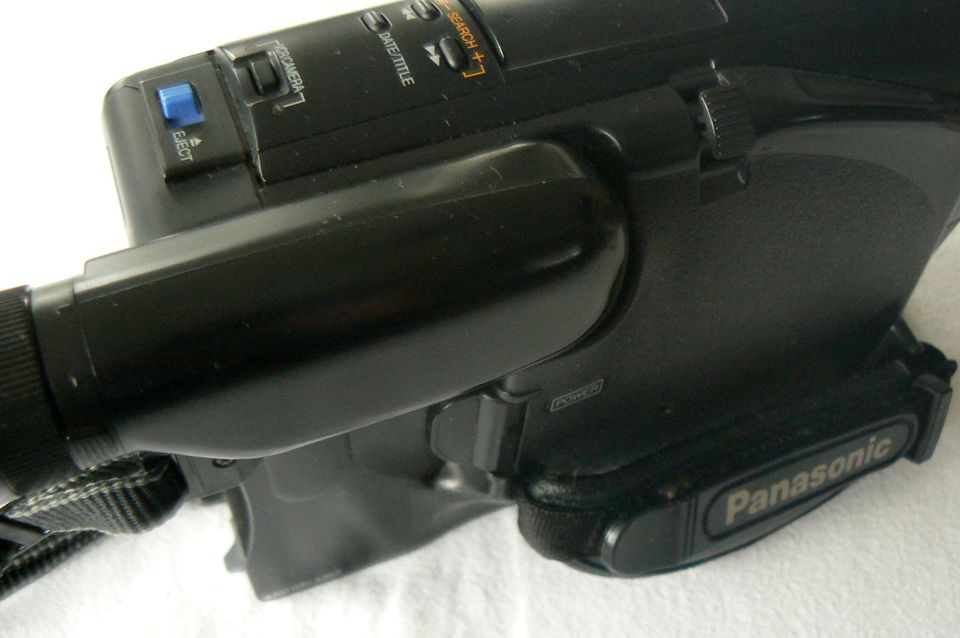 Kamera - Panasonic RX11 - Akkus Ladegerät Tasche - Videokamera in Sinzig