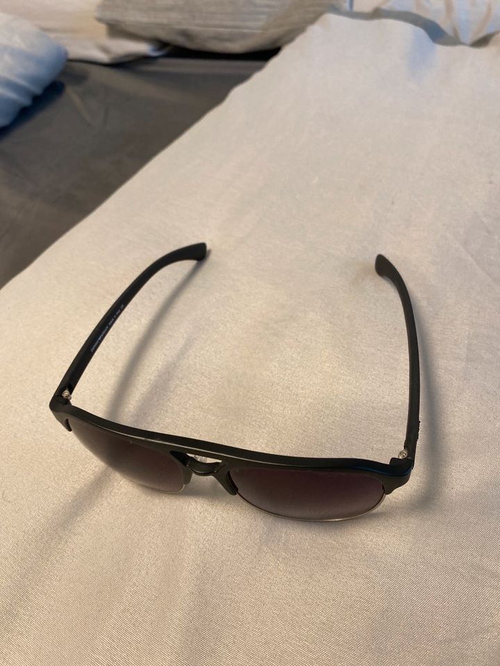Emporio Armani Sonnenbrille zum verkaufen in Köln