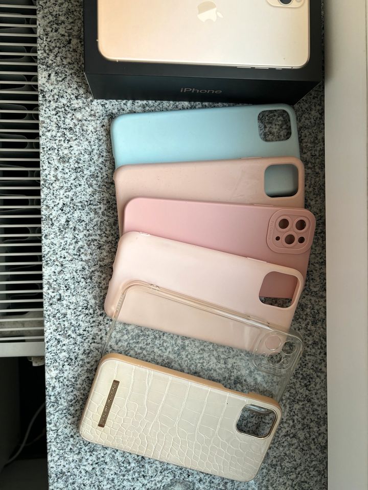 iPhone 11 Pro Max Gold 64GB in Kempen