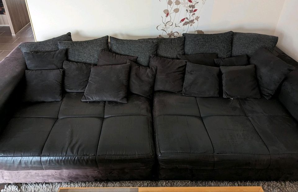 Schwarzes Sofa in Nauort