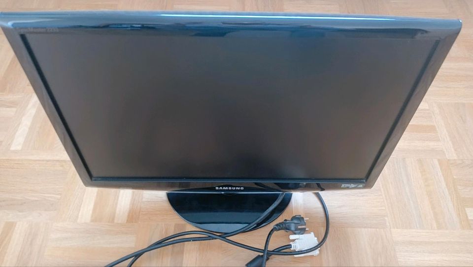 Monitor Samsung SyncMaster 2233RZ (22 Zoll) in Schwäbisch Hall