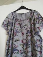 T-Shirt, Gr. XL, grau mit Schmetterlingen,  Laura Torelli collect Nordrhein-Westfalen - Ense Vorschau