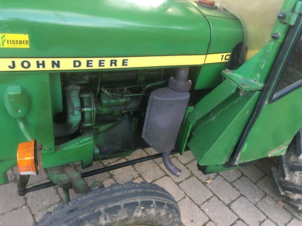 John Deere 1030 VU Schmalspurtraktor Plantage Traktor in Gerabronn