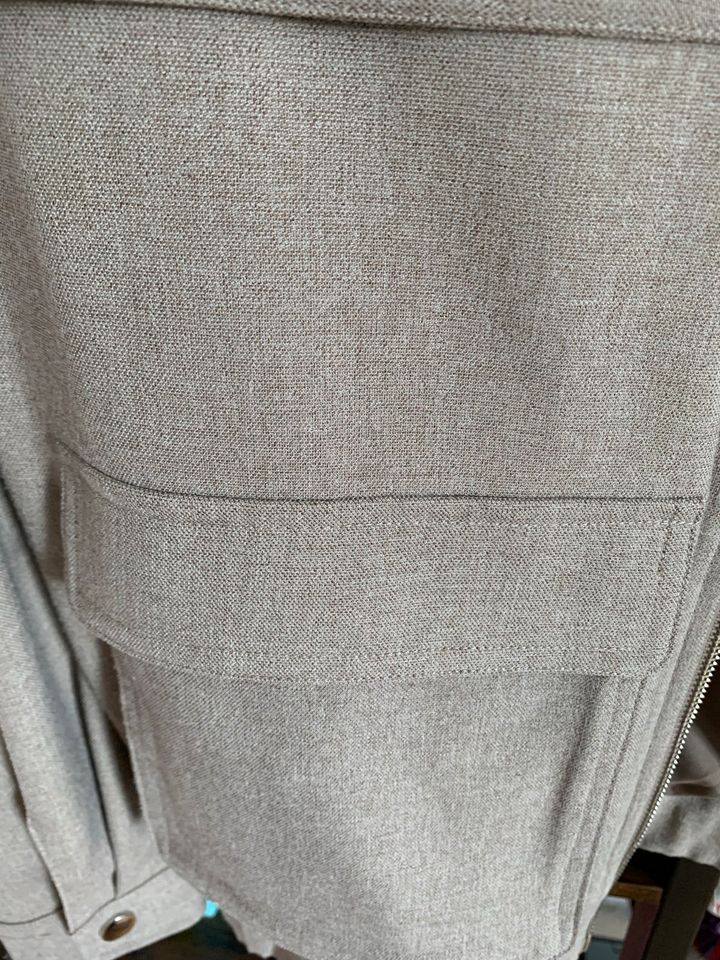 Schöne Übergangsjacke von Zara in Leipzig