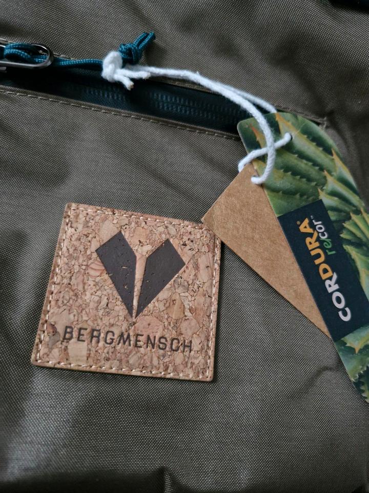 Bergmensch Rucksack Tasche Rolltop Hans grün olive khaki in Farchant