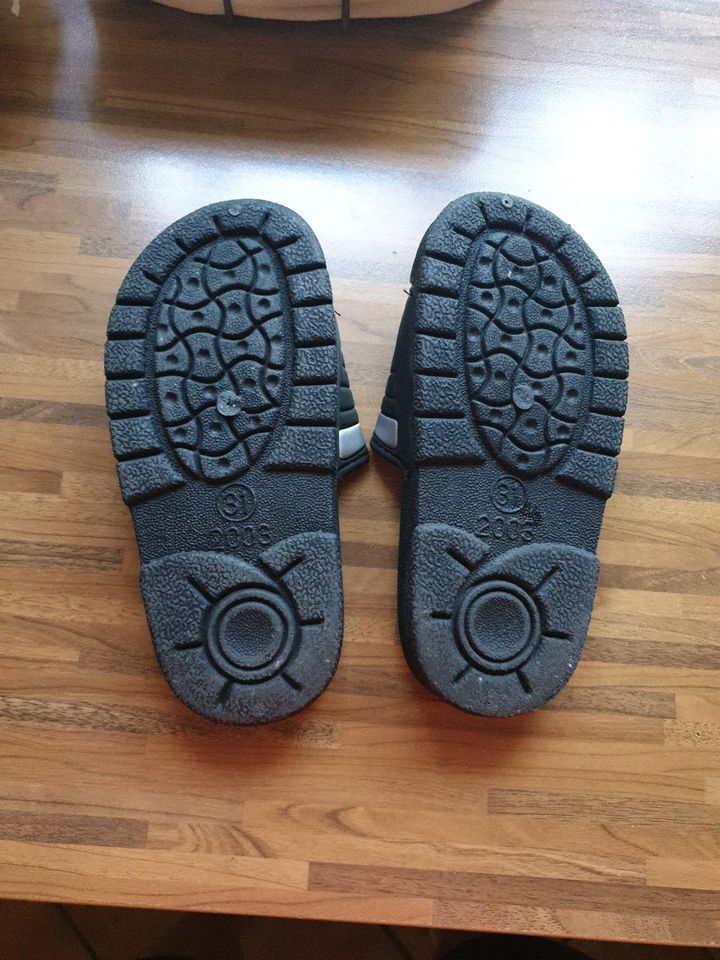 Badeschuhe Größe 31, Preis 3,50€, mit Klettverschluss oben drauf in Oberthulba