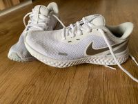 Nike Schuhe Sportschuhe Gr.36,5 Sachsen - Oederan Vorschau