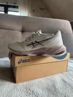 Asics Damen Hanbdallschuhe weis/lila Bayern - Großostheim Vorschau