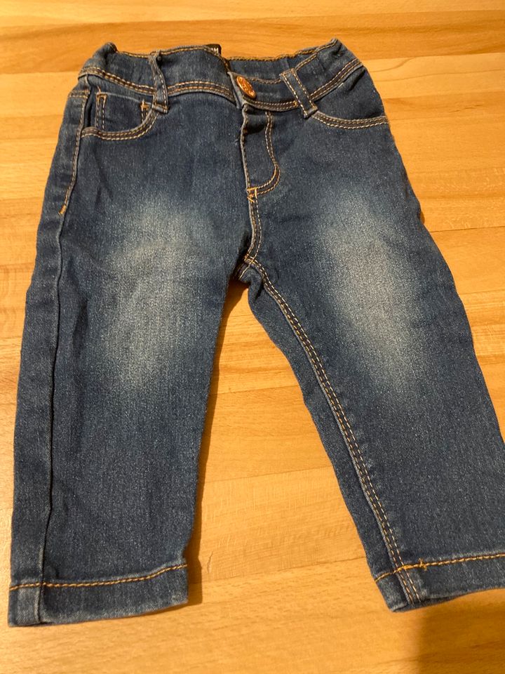 Baby Jeans neuwertig 74 in Notzingen