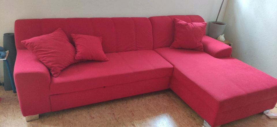 Rotes Schlafsofa zu verkaufen in Rahden