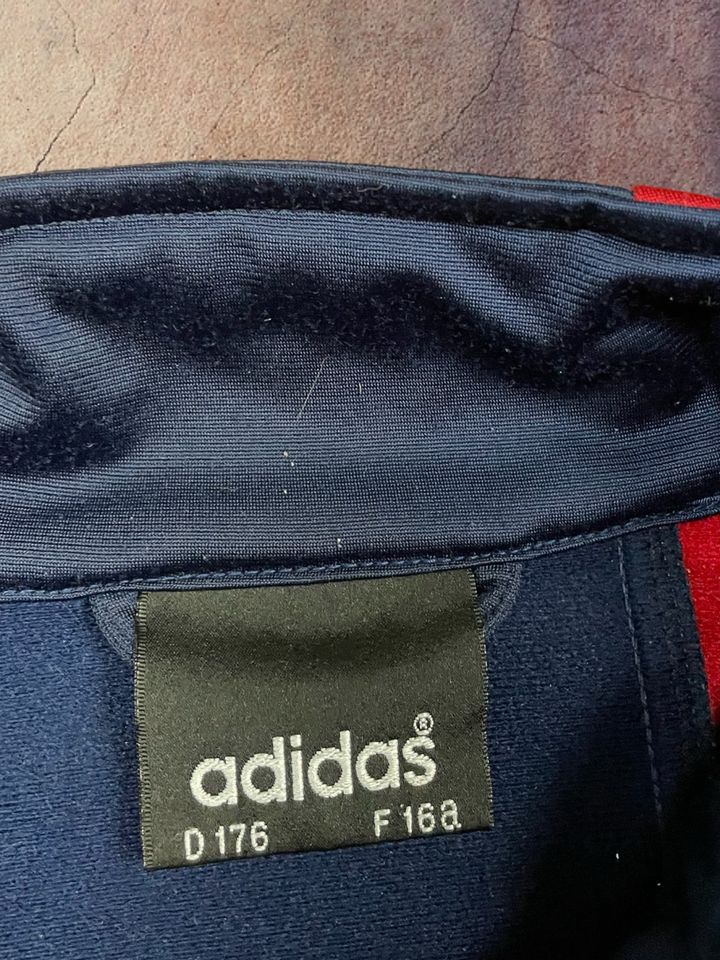 Adidas Vintage Tracktop Jacke Trainingsjacke Big Logo y2k 90s in Berlin