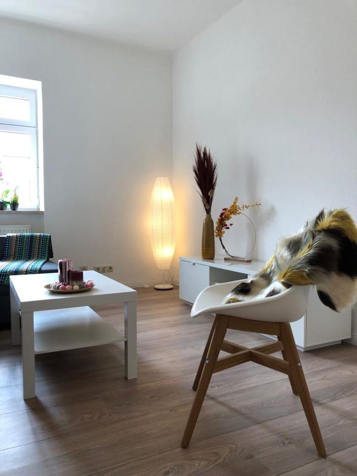 2 Raum Wohnung mit Küche voll möbliert neuwertig zentral Erfurt in Erfurt
