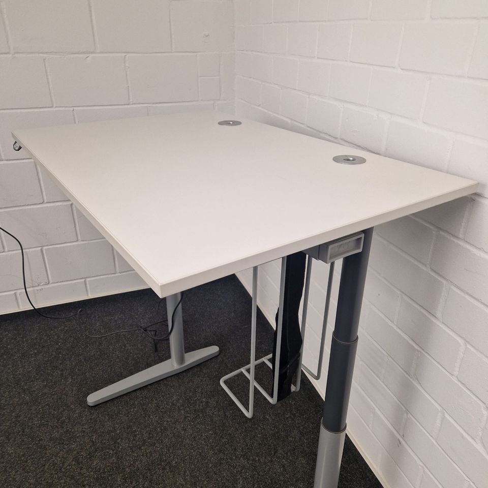 10 x Steh Sitz Schreibtisch / elektrischer Tisch / Schreibtisch / Höhenverstellbarer Tisch / VS in Darmstadt