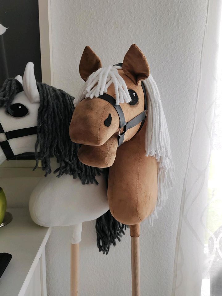 Hobbyhorse Steckenpferd Hobby Horse beige weiß Haflinger Halfter in Michelbach an der Bilz