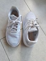 Adidas weiß Stoffturnschuh Gr. 40,5 Niedersachsen - Winsen (Aller) Vorschau