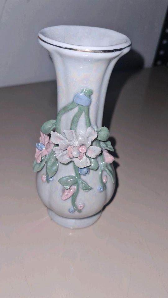 Vase aus Porzellan in München