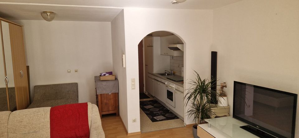 Geräumige und gepflegte 1-Zimmer-Wohnung mit EBK in Weinsberg in Weinsberg