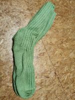 Wollsocken Zopfmuster grün Gr. 38/39 Handarbeit Nordrhein-Westfalen - Bad Laasphe Vorschau