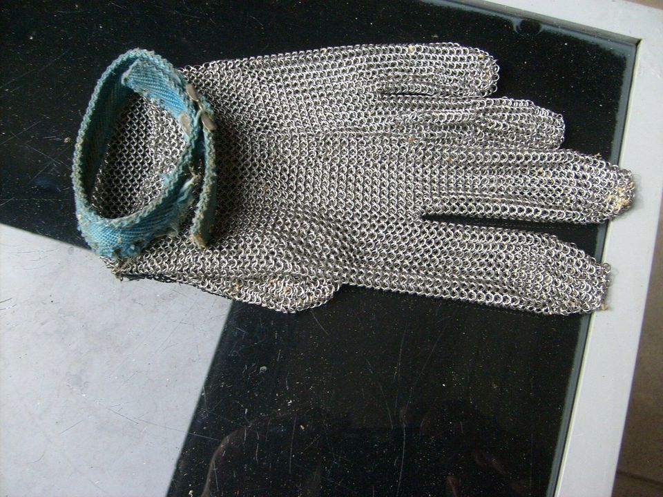 fleischerei  kettenhandschuh links in Apen