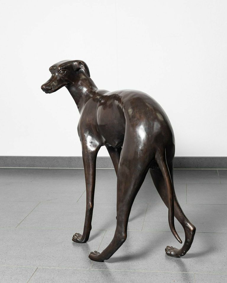 Bronze Skulptur Figur Hunde Paar Windhund Dog animal in Lage