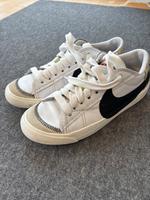 Nike  Blazer low Sneaker 42 Hessen - Rosbach (v d Höhe) Vorschau
