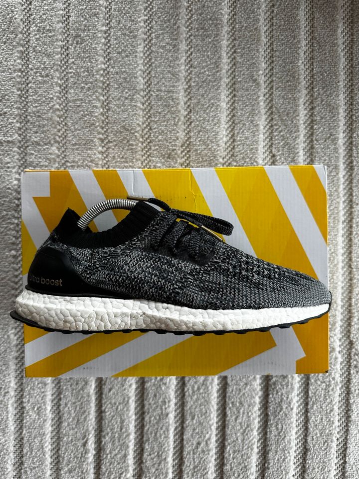 adidas Ultraboost Uncaged "Black" / Ultra Boost NMD Yeezy in Trier