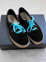 Schwarze Vans türkise Schnürsenkel Gr. 38 Sneakers Hessen - Michelstadt Vorschau