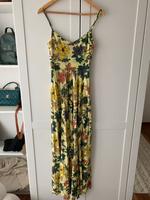 Kleid mit Blumen von Asos Größe 36 München - Bogenhausen Vorschau