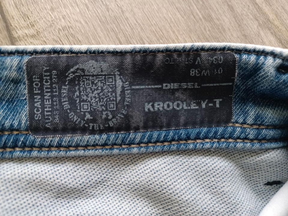 Diesel Jeans Krooley-T W38 hellblau ripped Used Look trashed in Niesky