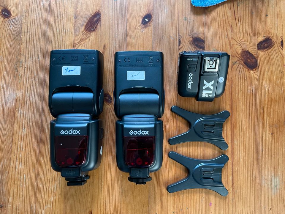 2x Godox TT685s plus transmitter in Berlin