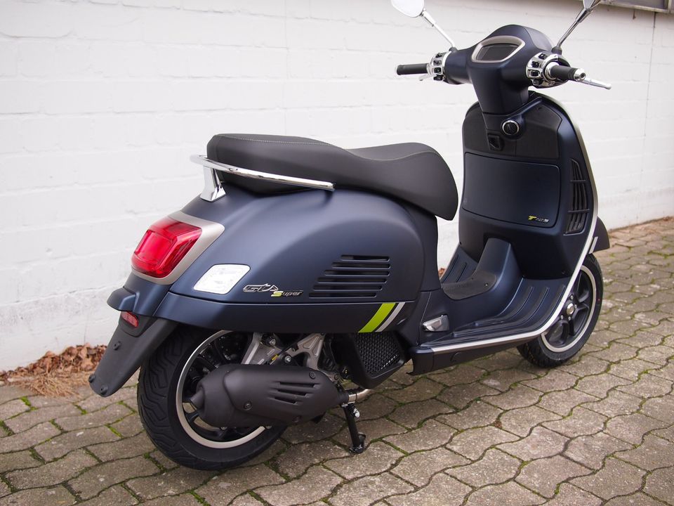 Vespa GTS 300 Supertech - neues Modell für 2023 in Hannover