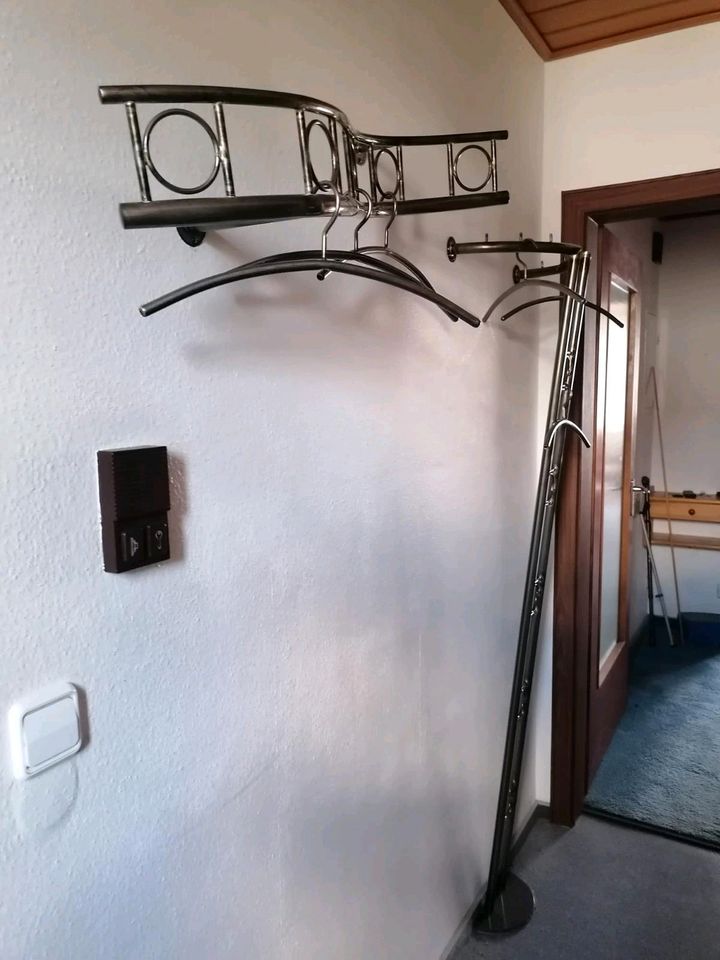 Garderobe für Jacken in Nürnberg (Mittelfr)