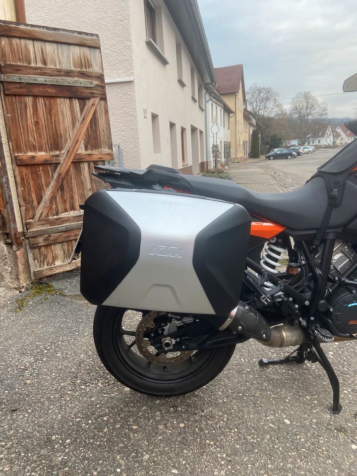 KTM 1090 Adventure in Neckartenzlingen