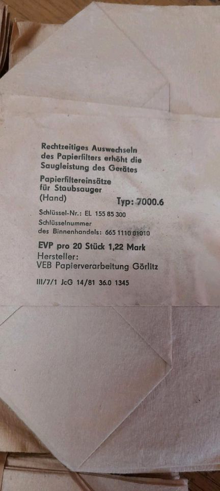 51 Stück Papierfiltereinsätze für DDR Staubsauger HS 7000.6 in Heidenau