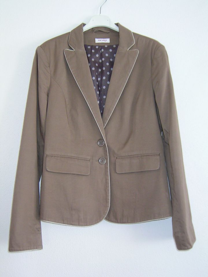 Damen Blazer Jacke Gr 38 braun Satinqualität Top Zustand in München