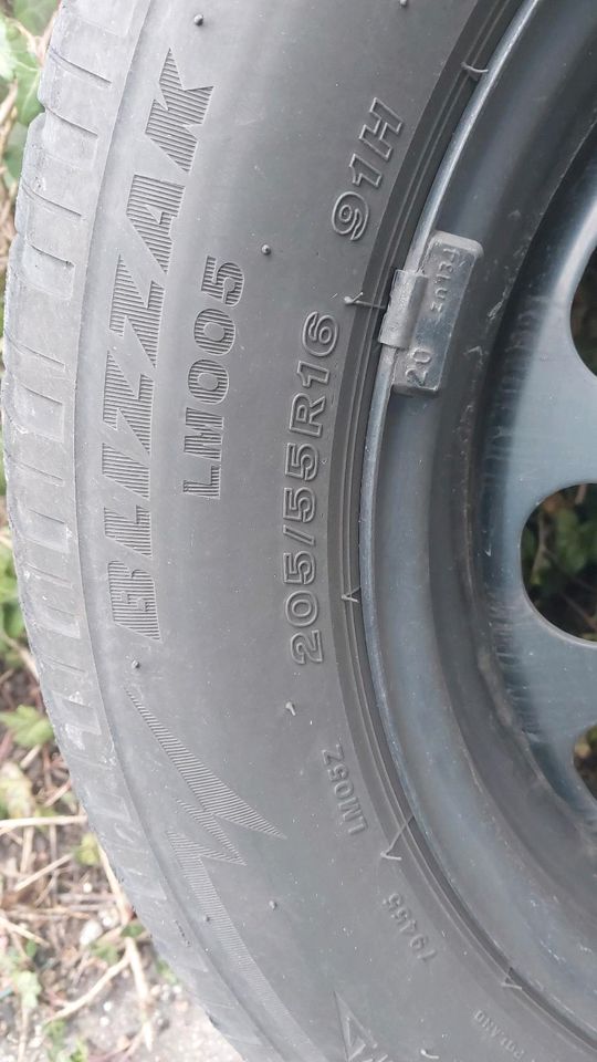 Bridgestone Winterreifen 205/55/R16 DOT 19/19 6-7 mm inkl. Felge in Gerlingen