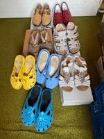 6 Paar Damen Sommerschuhe Sandalen und 2 paar Kroks Hessen - Sulzbach Vorschau