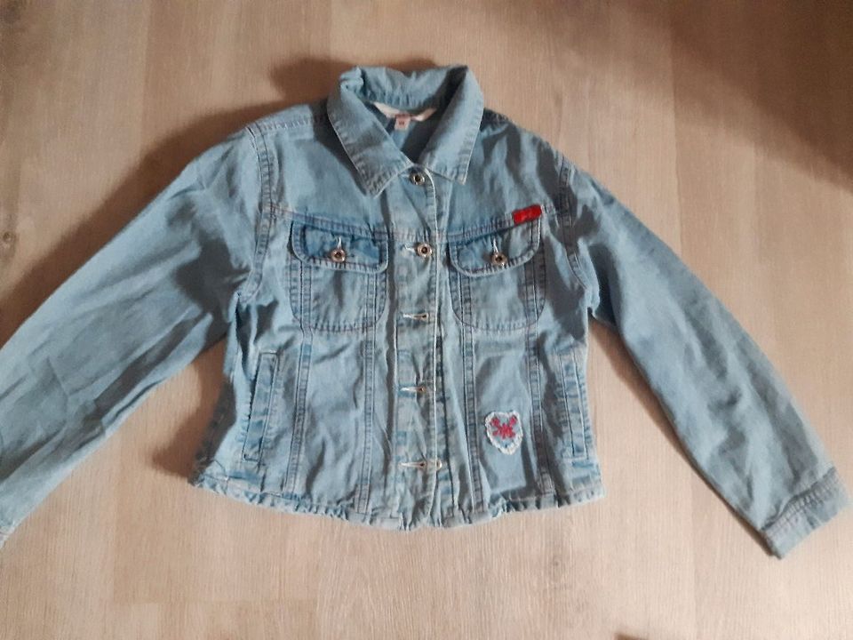 Jeansjacke, Mädchen, Gr. 128, blau mit Blumen in Markt Schwaben