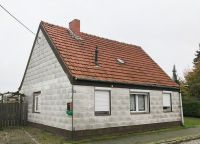 Nur zur Vermietung! Stark sanierungsbedürftiges Einfamilienhaus mit Nebengebäude in Goldbeck Sachsen-Anhalt - Goldbeck Vorschau