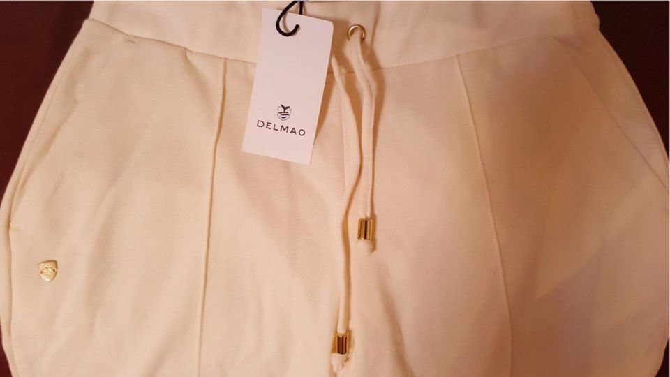 NEU .DELMAO Jogger Pants mit trendigen Ziernähten Gr . 40 in  Nordrhein-Westfalen - Paderborn | eBay Kleinanzeigen ist jetzt Kleinanzeigen