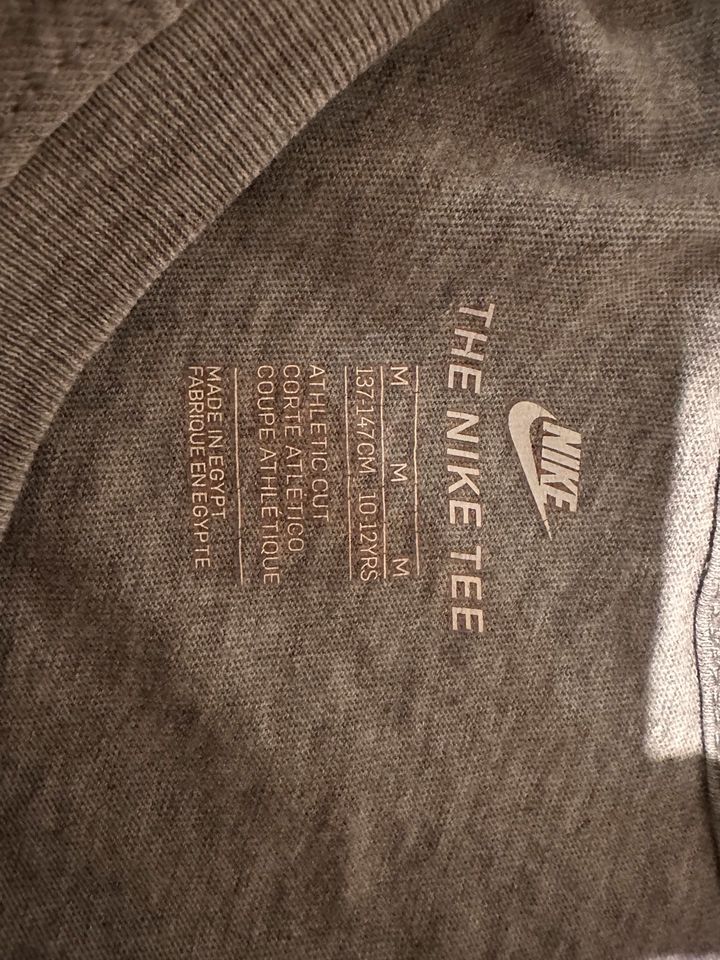 Nike Shirt kleiner Fehler siehe Text in Großenkneten