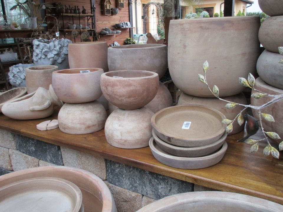 Terracotta,Terrakotta, Gartenfiguren, Pflanzkübel, Gartendeko, in Lingenfeld