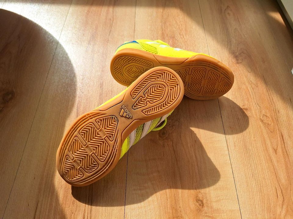Adidas Schuhe Turnschuhe Gr. 30 gelb in Bürgel