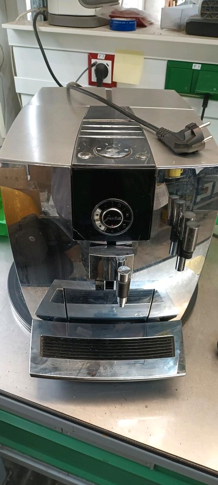 +++Kaffeevollautomat Jura J9 Chrom, defekt für Bastler+++ in Neu Ulm