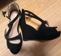 Riemchen High Heels Sandaletten Gr.35 Pumps schwarz Keilabsatz Baden-Württemberg - Ravensburg Vorschau