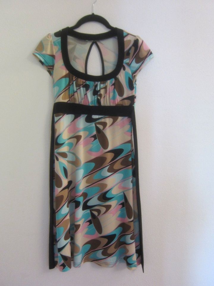 Kleid Sommerkleid elegant Sommer Gr.XS / S bunt rosa grün schwarz in Kolbermoor