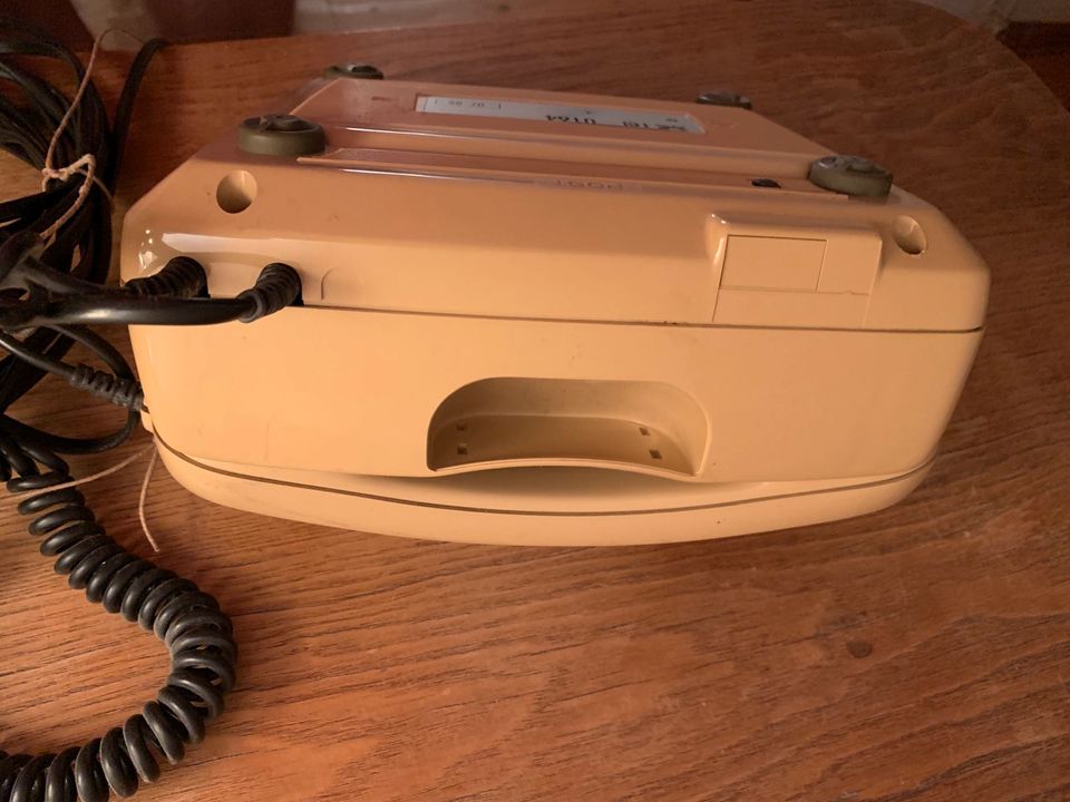 Vintage/Retro Tasten-Telefon der Post in Berlin